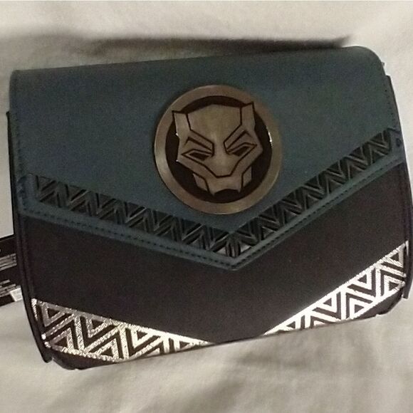 Loungefly Wakanda Forever Crossbody. - Picture 1 of 8